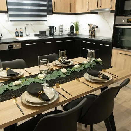 Stylishly Decorated House - Free Private Parking! Iráclio