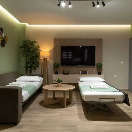 Stylishly Decorated House - Free Private Parking! Apartment
