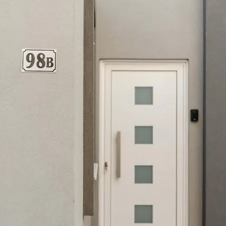 Stylishly Decorated House - Free Private Parking! Apartamento Iráclio